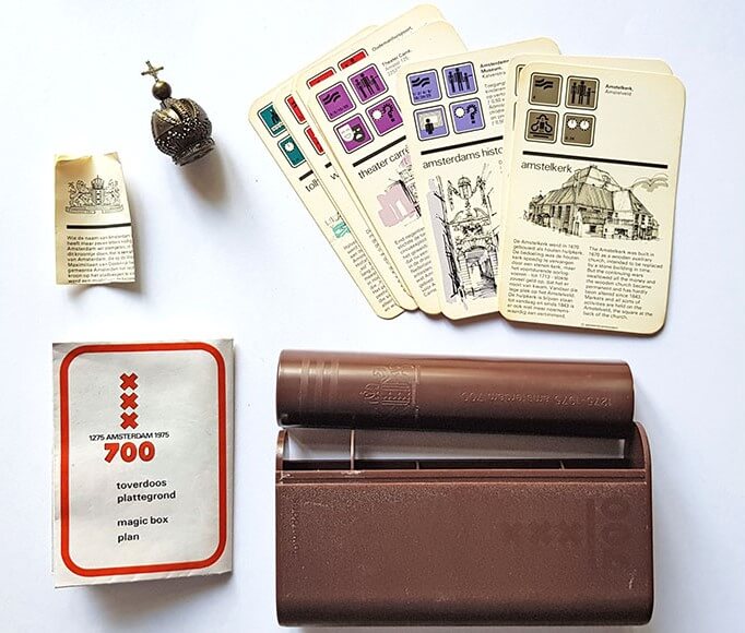 Inhoud Toverdoos. Bron: website Amsterdam 700 jaar
